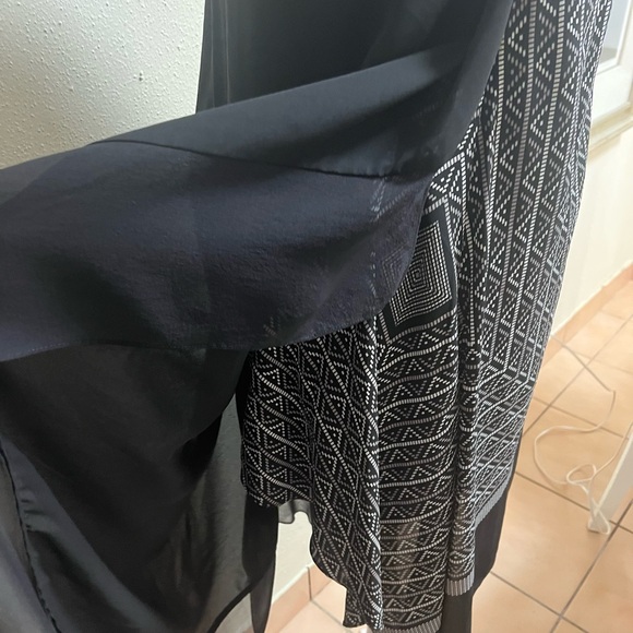 BCBGMAXAZRIA size 6 (M) never used . NWT. - Picture 5 of 15